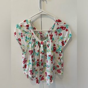 Hollister shirt. 100% cotton. Floral pattern. Size small.